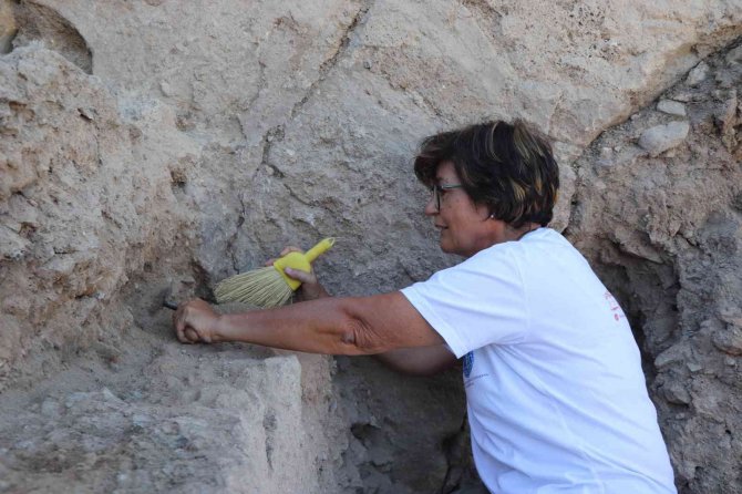 İ̇nsanlık Tarihini Değiştirecek Arkeolojik Kazı Hierapolis’te Sürüyor