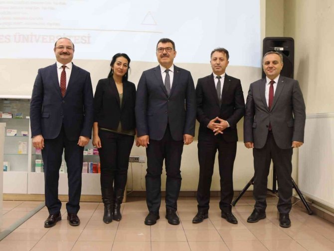 Erü’de Tübi̇tak Proje Eğitimi Düzenlendi