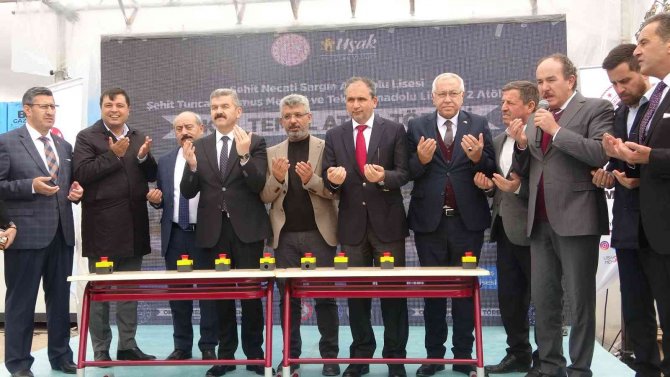 Uşak’ta İki Yeni Okulun Temeli Törenle Atıldı