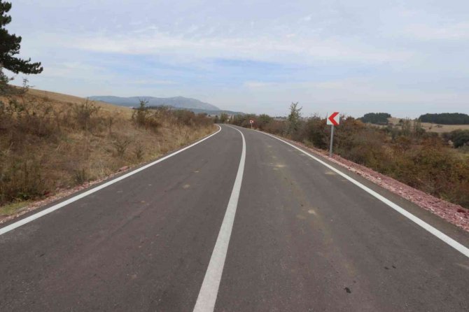 Gediz’de Polat-yenigüney Yolu’na Bsk Asfalt
