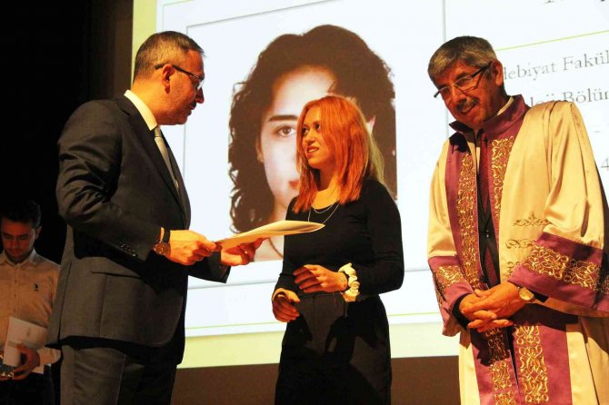 Gençlik Ve Spor Bakanı Dr. Muharrem Kasapaoğlu;