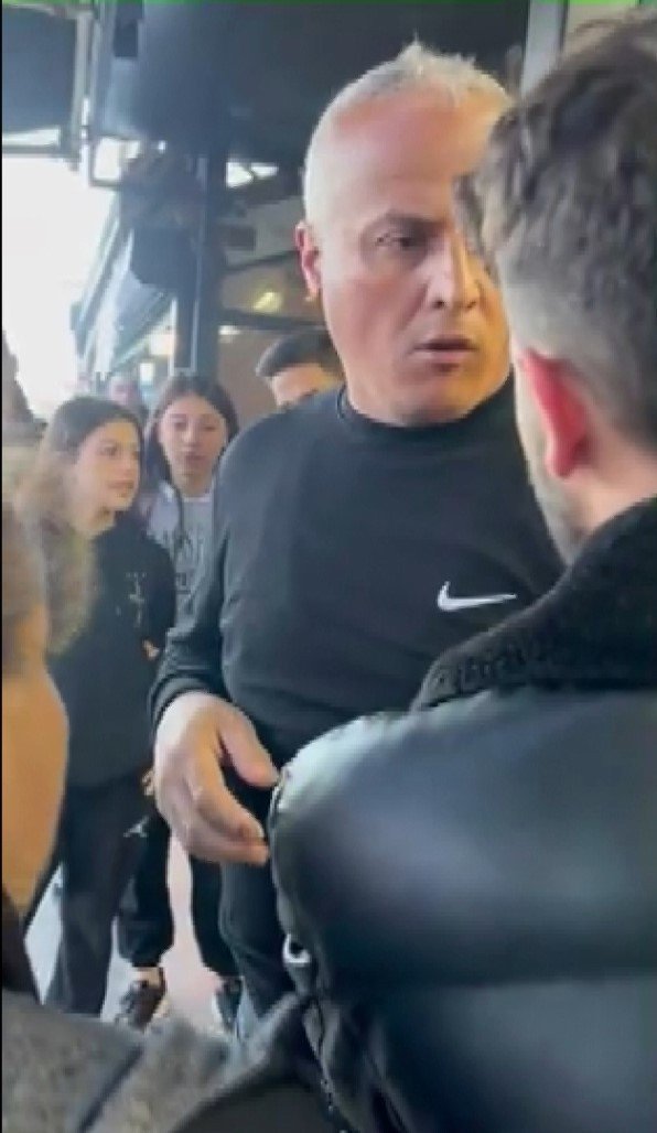 Çekmeköy’de Metro Önünde ‘Kadınların Fotoğrafını Çekiyorsun’ Tartışması