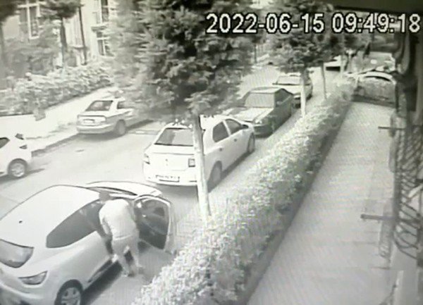 İ̇stanbul’da Oto Hırsızlığı Çetesine Operasyon Kamerada