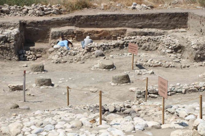 Oluz Höyük’te İki Bin 600 Yıllık Med Dönemi Eserleri Bulundu