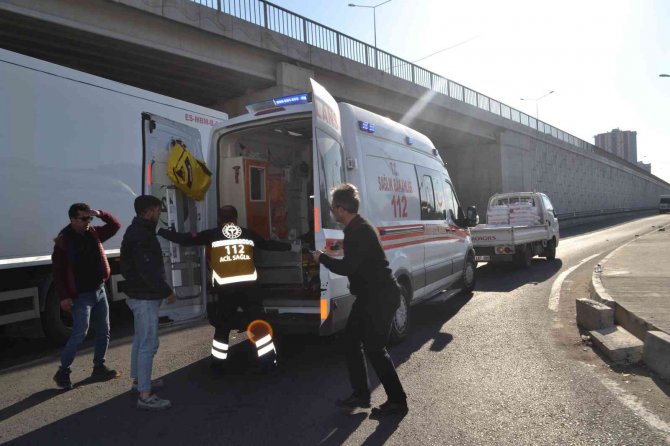 Çorlu’da Kamyonetin Çarptığı Yaya Yaralandı
