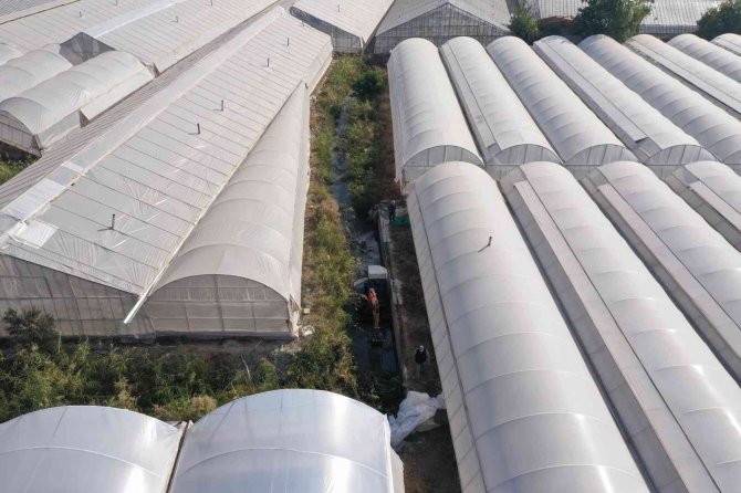 Kaş’ta Taşkınlara Karşı Kanal Temizliği