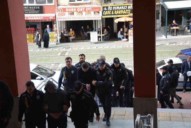 Prefabrik Ev Dolandırıcıları Adliyeye Sevk Edildi