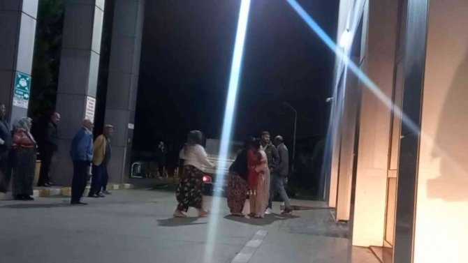 İ̇kinci Kattan Şüpheli Şekilde Düşen Genç Tedavi Altına Alındı