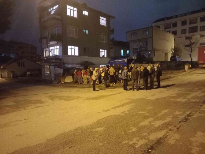 İ̇kinci Kattan Şüpheli Şekilde Düşen Genç Tedavi Altına Alındı