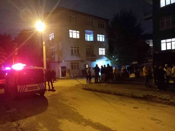 İ̇kinci Kattan Şüpheli Şekilde Düşen Genç Tedavi Altına Alındı