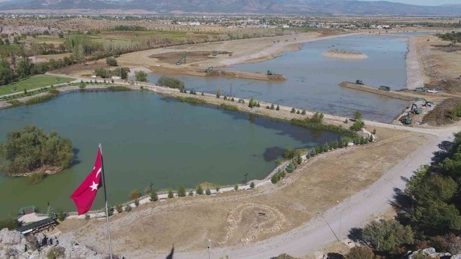 Dsi̇ Genel Müdürü Akca: “Kuğulupark Projesi Tamamlandığında 4 Bin Hektar Tarım Arazisini Sel Baskınlarından Koruyacak”