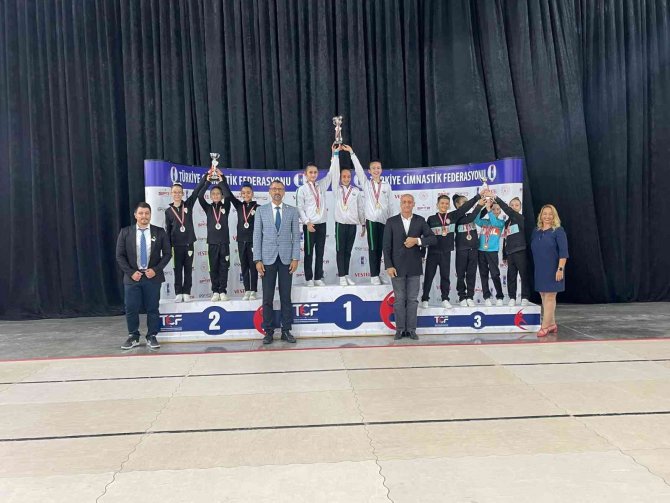 Aerobik Cimnastik Türkiye Şampiyonasına Manisa Bbsk Damgası