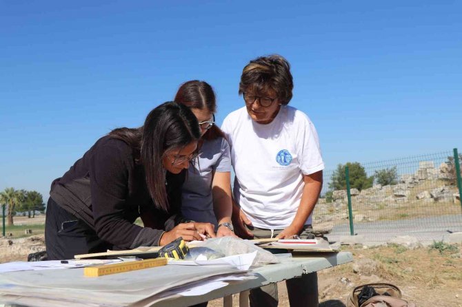 İ̇nsanlık Tarihini Değiştirecek Arkeolojik Kazı Hierapolis’te Sürüyor