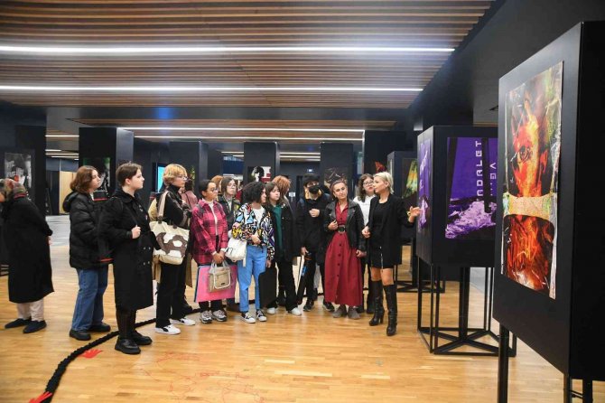 ’Yüzleşme’ Sergisi Ziyaretçilerini Ağırlıyor