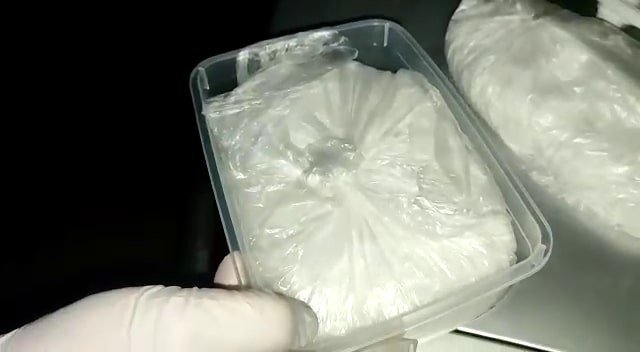 30 Liralık Saklama Kabı Ve Yağdanlıkta Milyarlık Uyuşturucu Taşıdılar