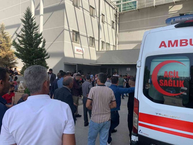 Sünnet Olacak Çocuk Otomobilin Altında Ezilerek Öldü