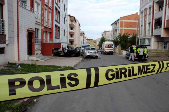 Ters Dönen Otomobilden Çıkıp Olay Yerinden Kaçtı