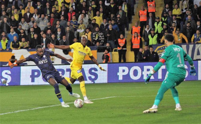 Spor Toto Süper Lig: Mke Ankaragücü: 0 - Fenerbahçe: 1 (Maç Devam Ediyor)