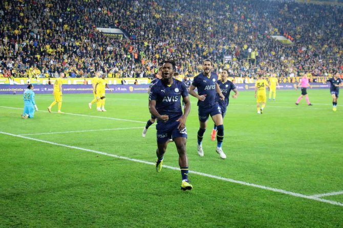 Spor Toto Süper Lig: Mke Ankaragücü: 0 - Fenerbahçe: 2 (İ̇lk Yarı)