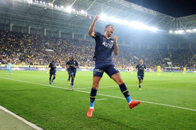 Spor Toto Süper Lig: Mke Ankaragücü: 0 - Fenerbahçe: 2 (İ̇lk Yarı)