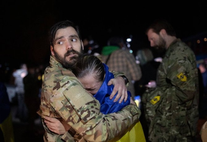 Ukrayna-rusya Arasında 218 Esir Takas Edildi