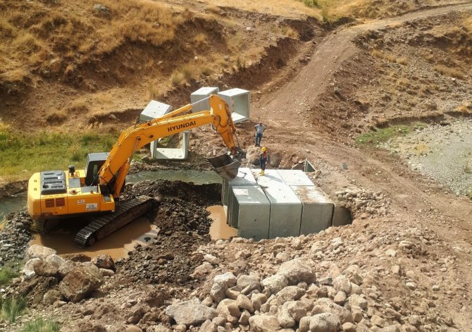Van Büyükşehir Belediyesinden Yol Çalışması