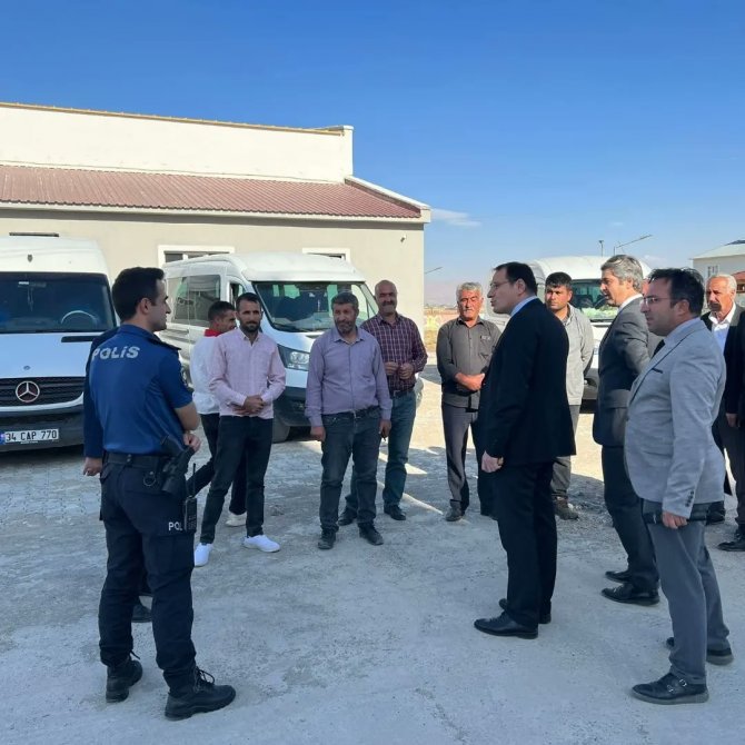 Kaymakam Türker Okul Servislerini Denetledi