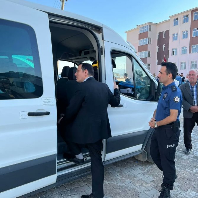 Kaymakam Türker Okul Servislerini Denetledi