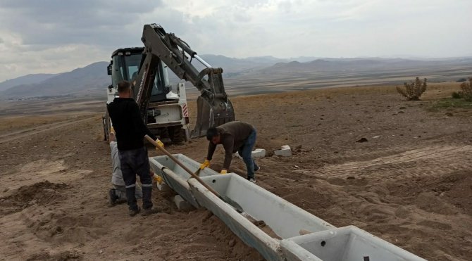 İ̇pekyolu’daki Çiftçilere Sıvat Desteği