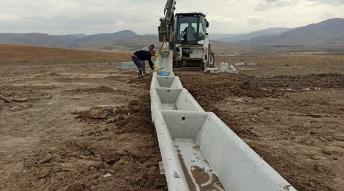 İ̇pekyolu’daki Çiftçilere Sıvat Desteği