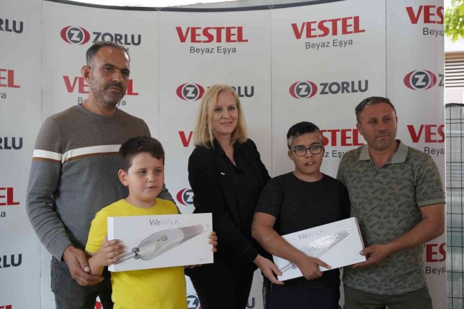 Vestel’den Görme Engelli Öğrencilere Wewalk Akıllı Baston Desteği