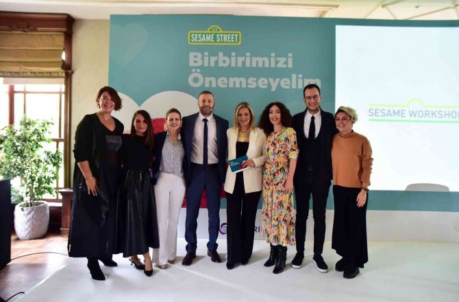 Viatris Ve Susam Sokağı Atölyesi, ’Susam Sokağı - Birbirimizi Önemseyelim’ Kaynaklarını Türkçe Yayınlıyor