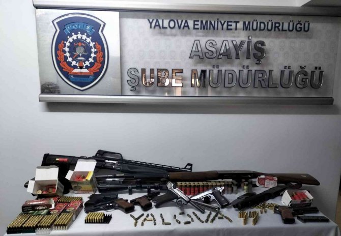 Yalova’daki Silah Kaçakçılığı Operasyonunda 22 Gözaltı