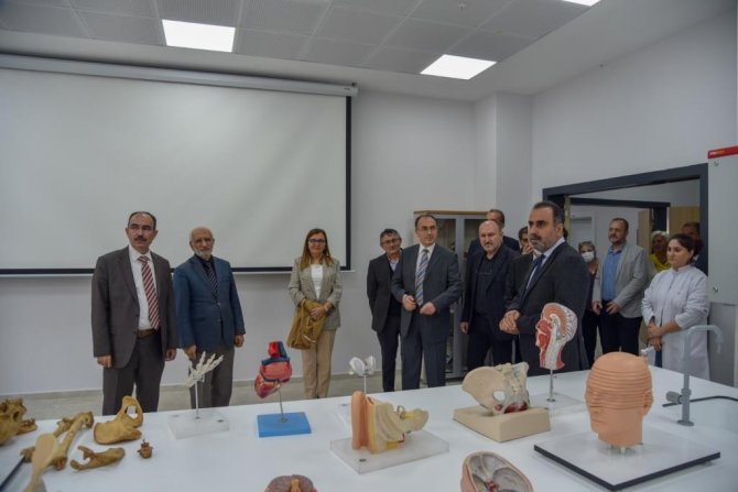 Yönetim, Senato Toplantısı Tıp Fakültesinde Yapıldı