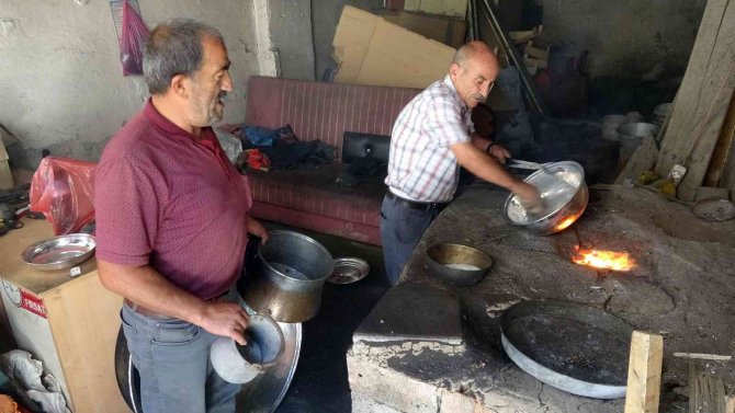 45 Yıllık Kalay Ustası Zamana Direniyor
