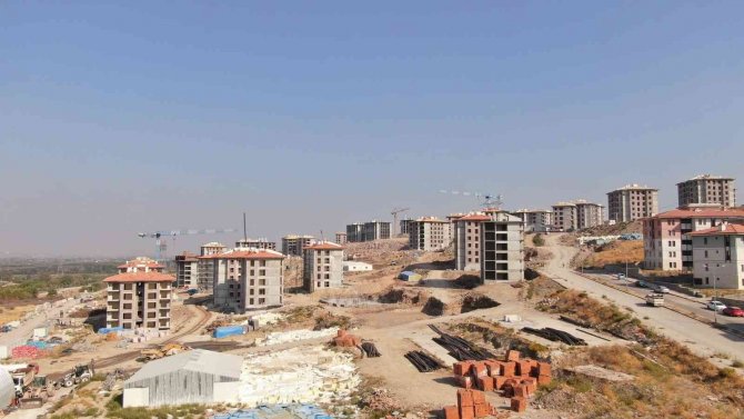 Akgedik 3. Etapta Bloklar Yükseliyor