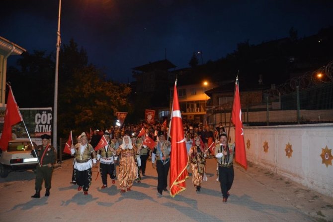 Saimbeyli’de "Bayrak Yürüyüşü"