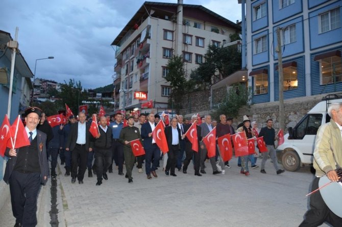 Saimbeyli’de "Bayrak Yürüyüşü"