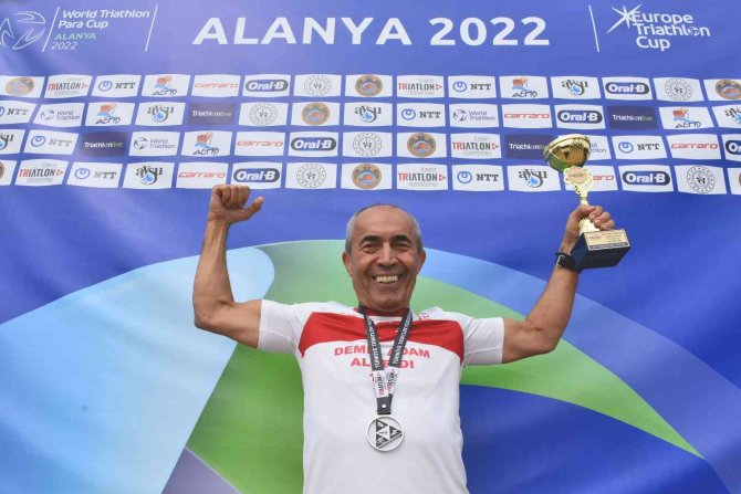 ‘Demir Adam’ Ali Bıdı, Alanya’da Da Kupa Kaldırdı