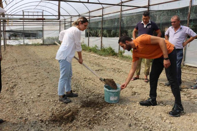 Büyükşehirden Serikli Çiftçilere Toprak Analiz Desteği