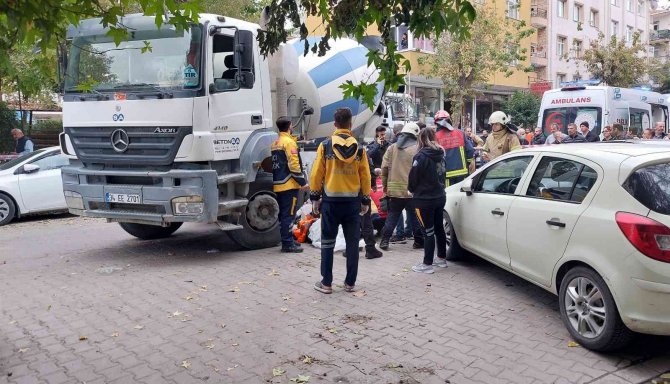 Kedilere Yem Vermek İçin Çıktığı Sokakta Beton Mikseri Altında Kaldı