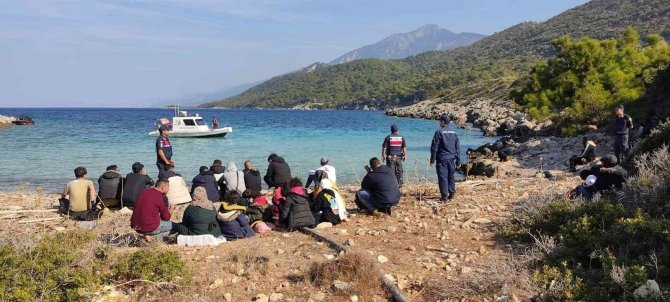 Yunanistan’ın Ölüme Terk Ettiği 47 Düzensiz Göçmen Kurtarıldı