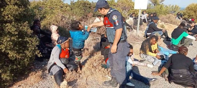 Yunanistan’ın Ölüme Terk Ettiği 47 Düzensiz Göçmen Kurtarıldı