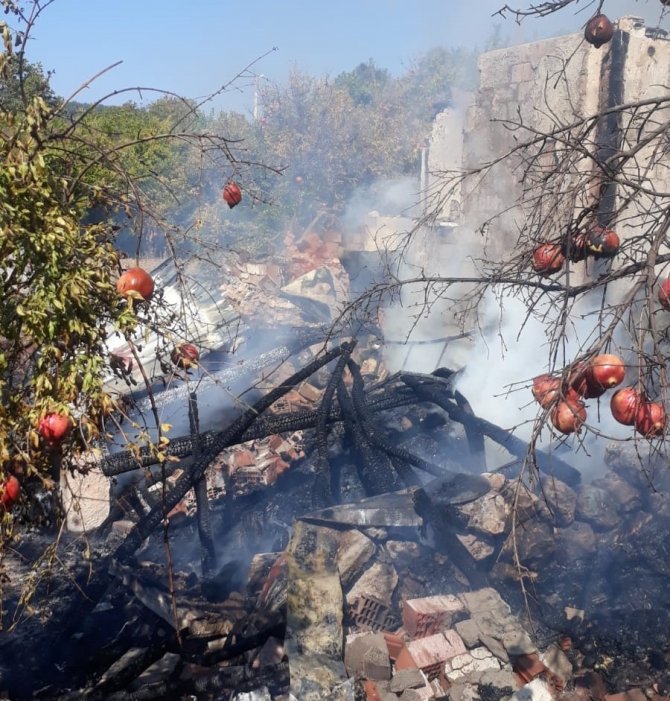 Karacasu’da Ev Yangını