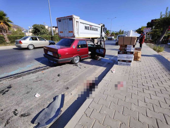 Park Halindeki Ticari Araca Arkadan Çarptı: Biri Çocuk 3 Yaralı