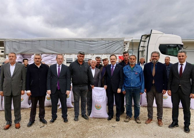 810 Çiftçiye 247 Ton Tohum Desteği Verildi
