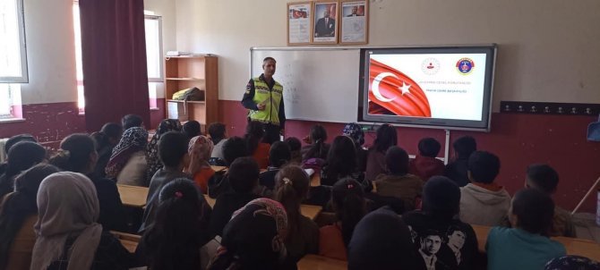 Jandarmadan Öğrencilere Trafik Eğitimi