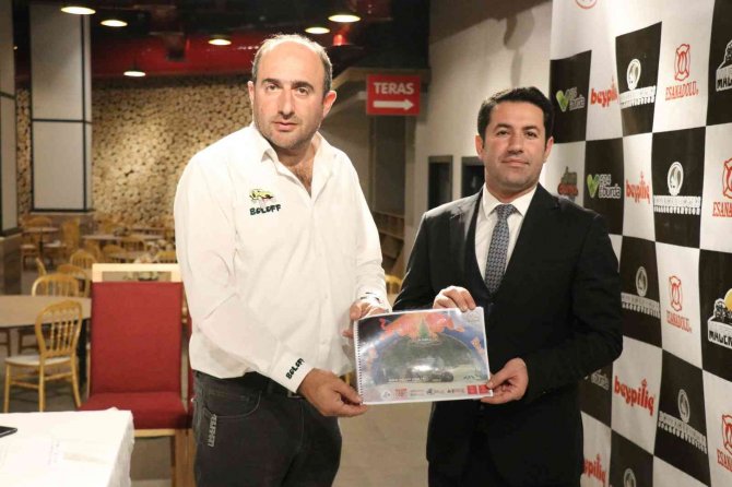 Baja Yarışlarında Pilotlar İlk Kez 500 Kilometre Koşacak