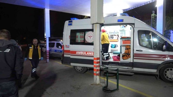 Bursa’da Bir Tekstil Firmasında Çalışan 50’den Fazla İşçi Yemekten Zehirlendi, Hasta Yakınları Yemek Şirketinin Sahibine İsyan Etti