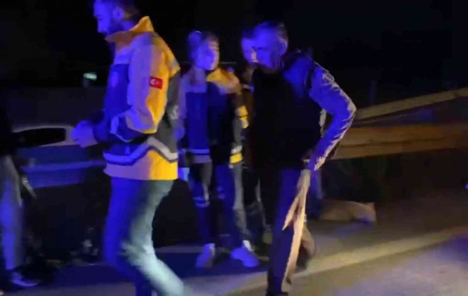 Bursa’da Önünü Kestikleri Kamyonun Şoförünü Dövüp Hastanelik Ettiler